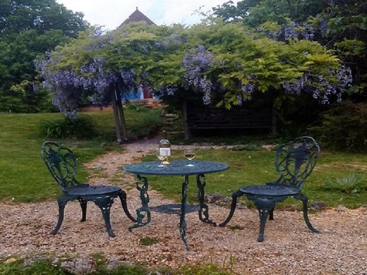 Les Coustilles Saint-Alvere Exterior photo
