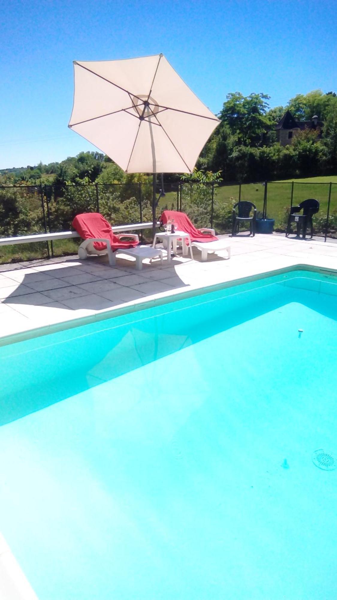 Les Coustilles Saint-Alvere Exterior photo